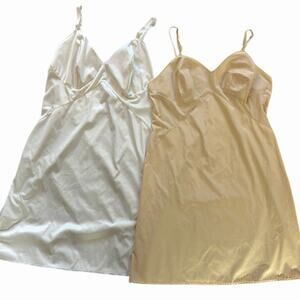 Lot Of Two Vintage Nylon Slip Dresses With Lace Trim, White And Nude Size L